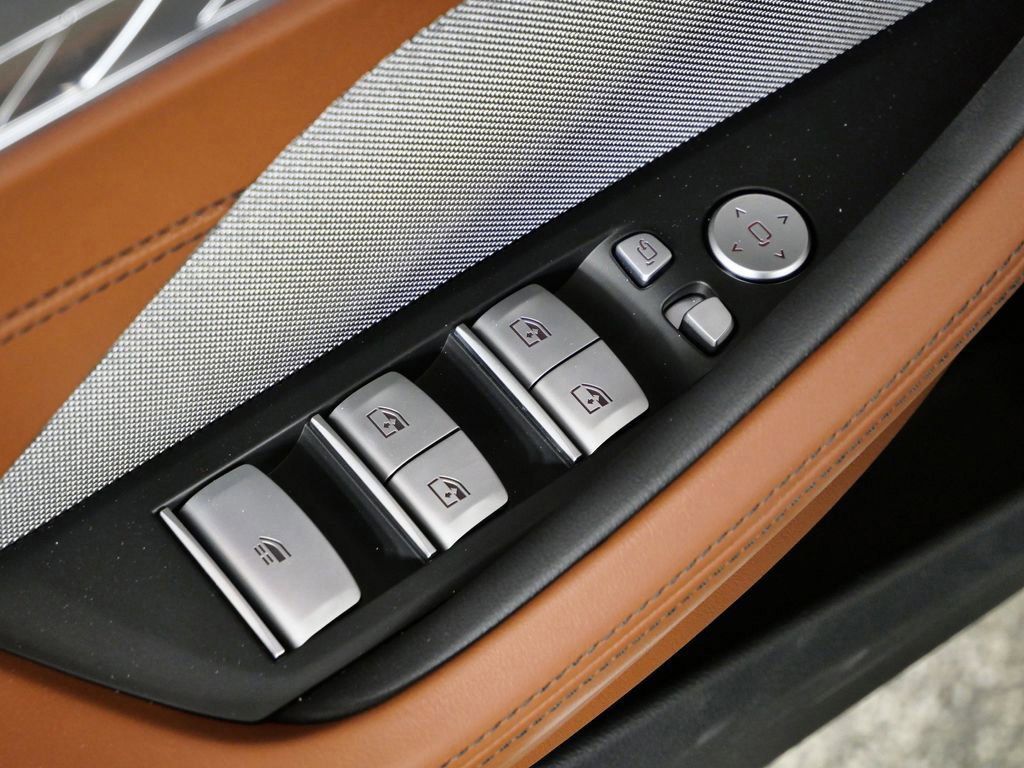 Thumbnail: 2026 BMW 8 Series - 33