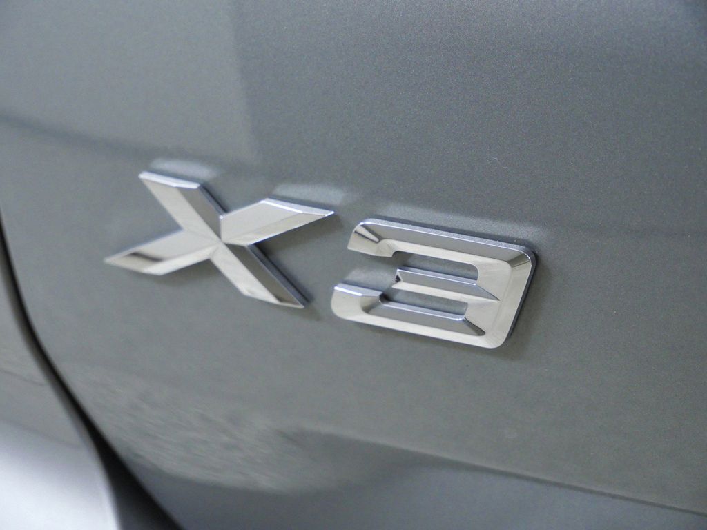 Thumbnail: 2023 BMW X3 - 13