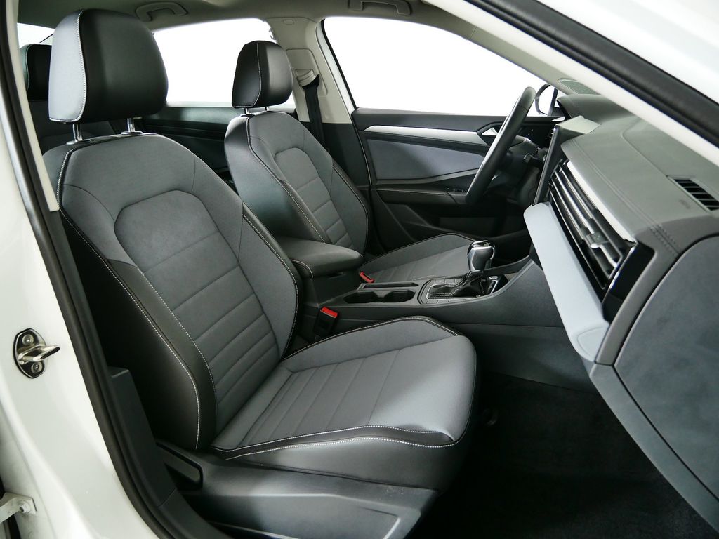 Thumbnail: 2025 Volkswagen Jetta - 22