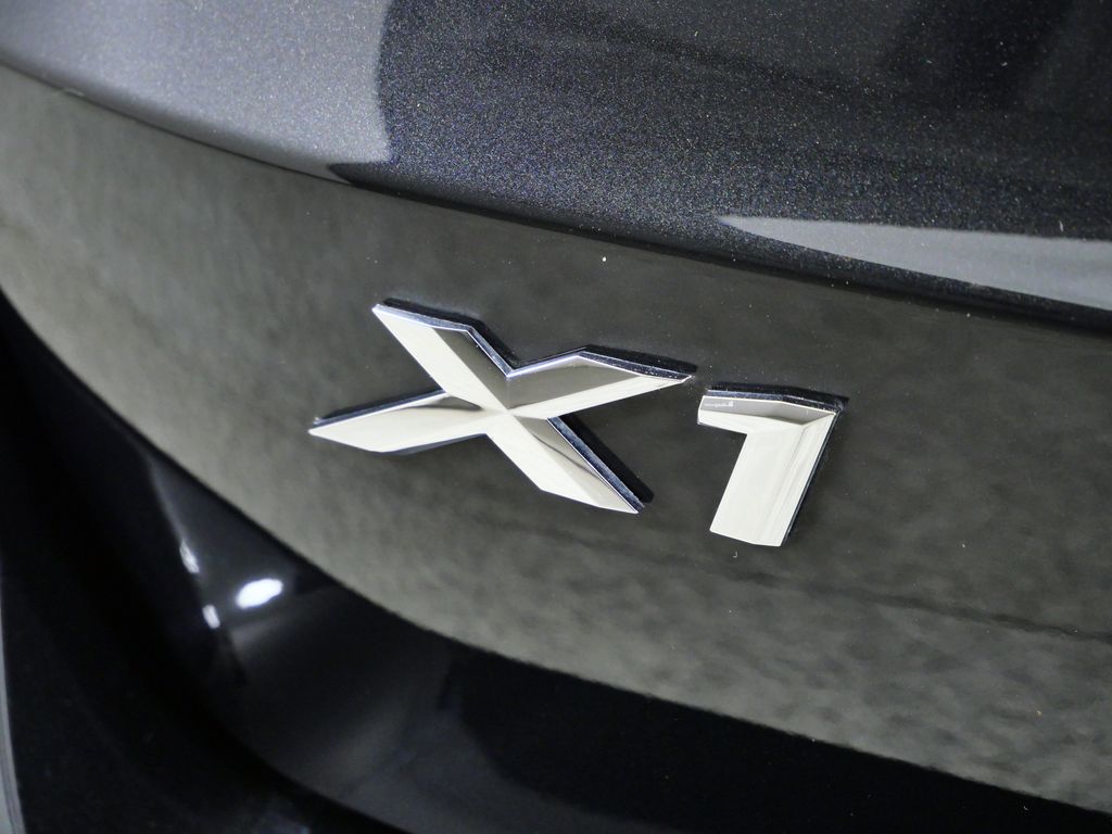 Thumbnail: 2025 BMW X1 - 16