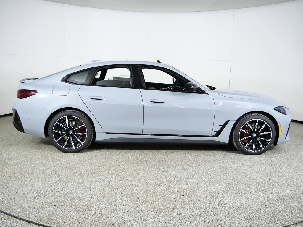 Thumbnail: 2026 BMW i4 - 8