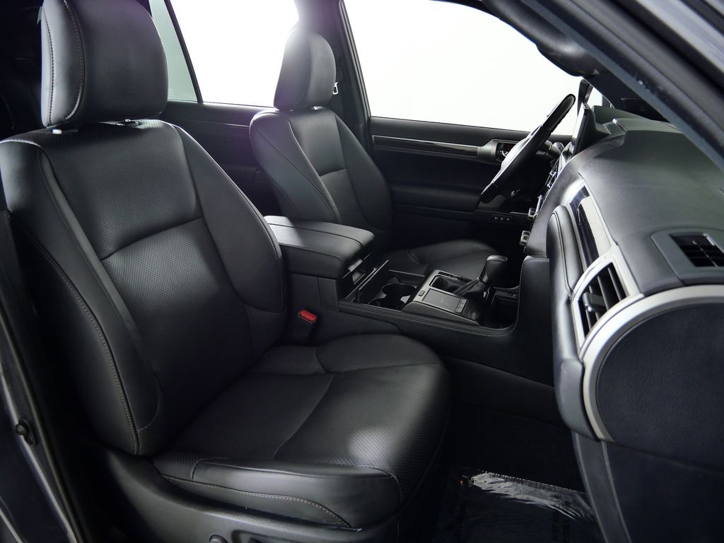 Thumbnail: 2023 Lexus GX - 21