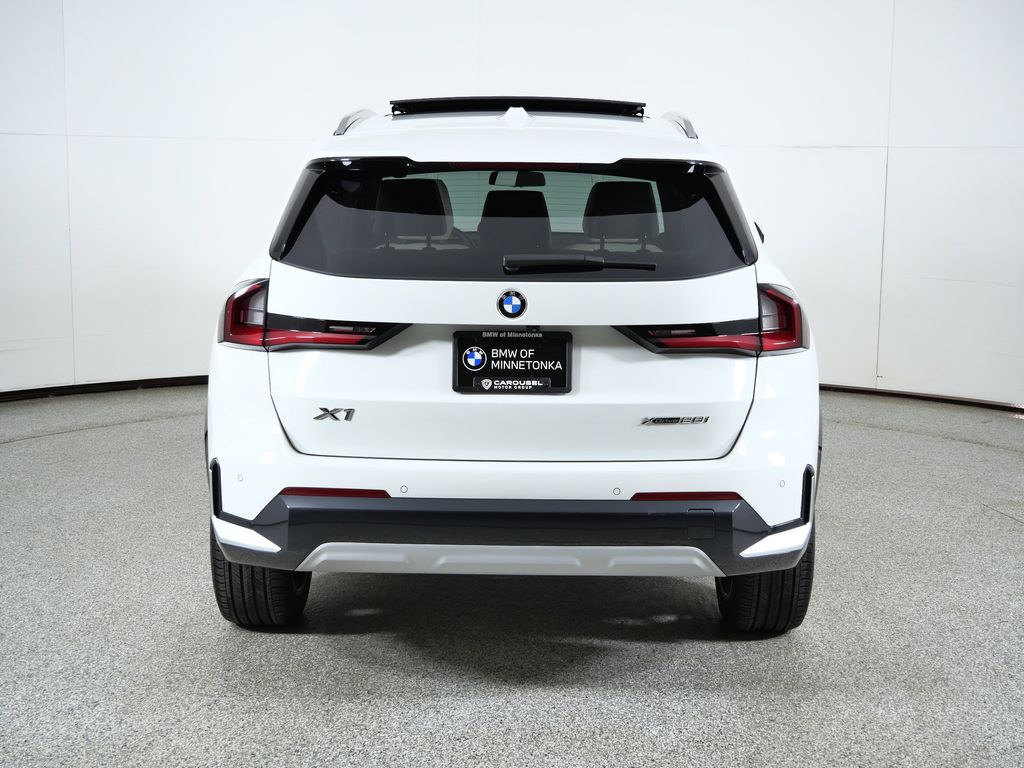 Thumbnail: 2025 BMW X1 - 12