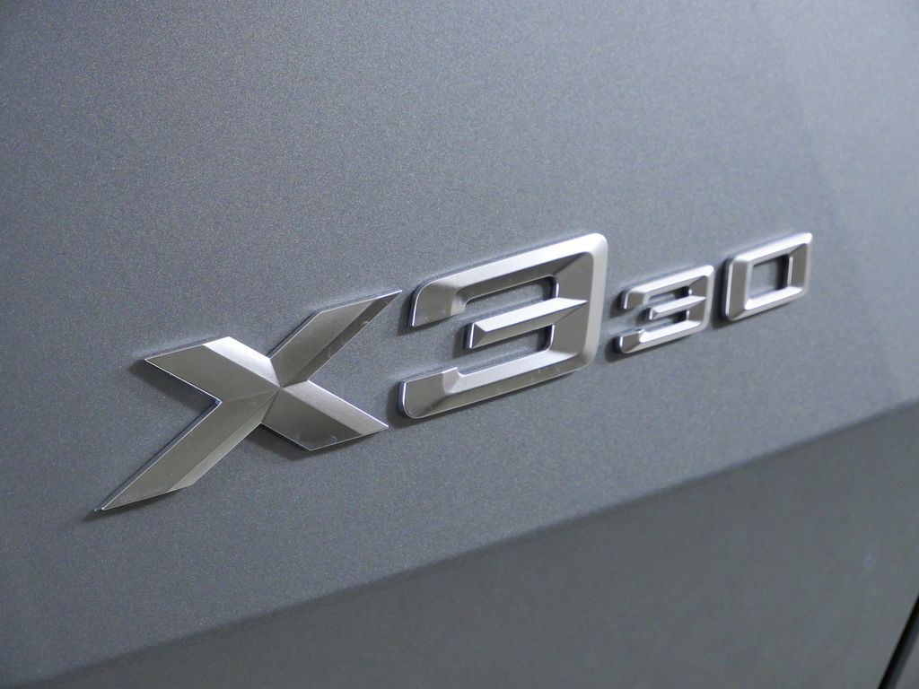 Thumbnail: 2026 BMW X3 - 12