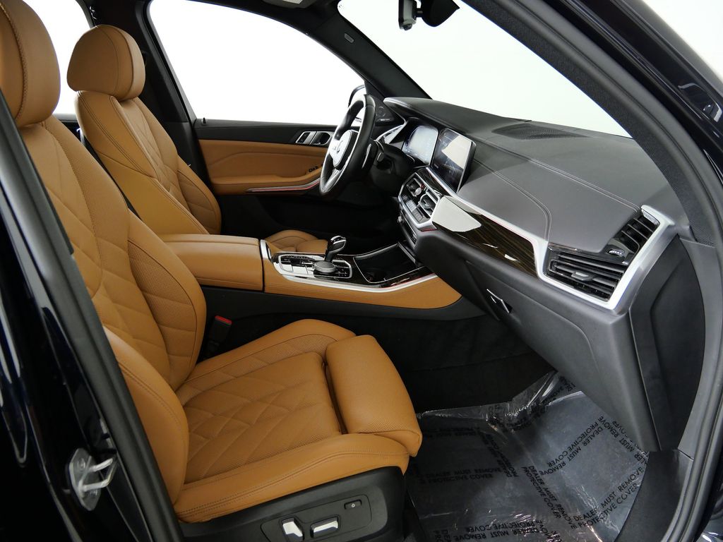 Thumbnail: 2023 BMW X5 - 21