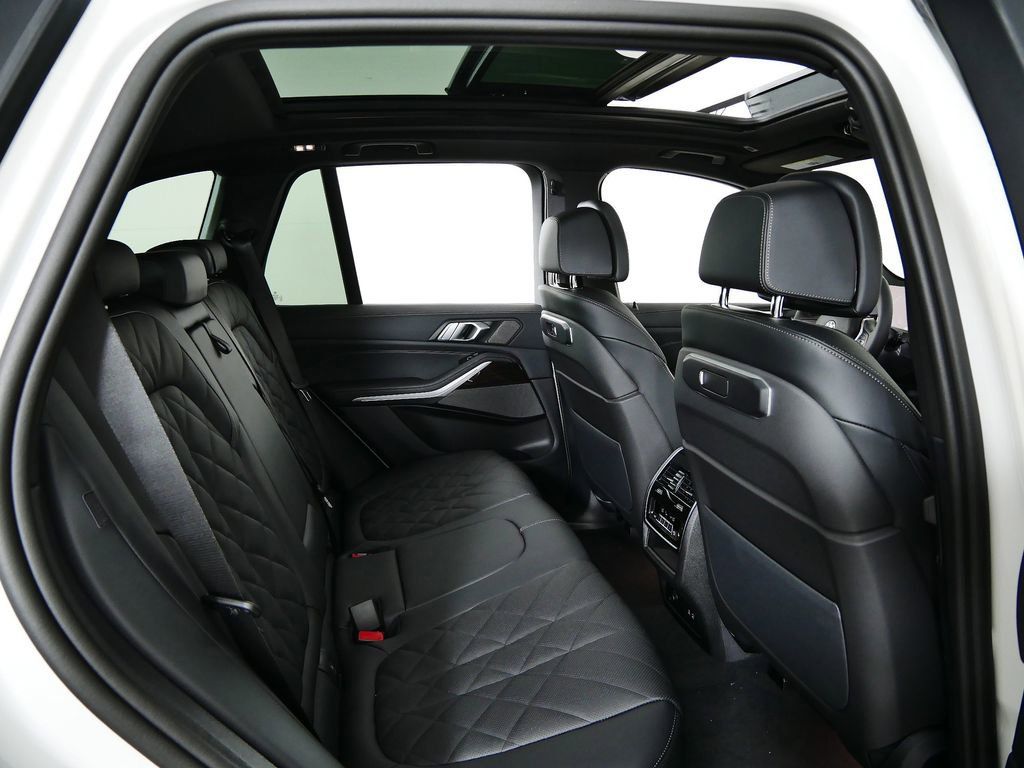 Thumbnail: 2026 BMW X5 - 22