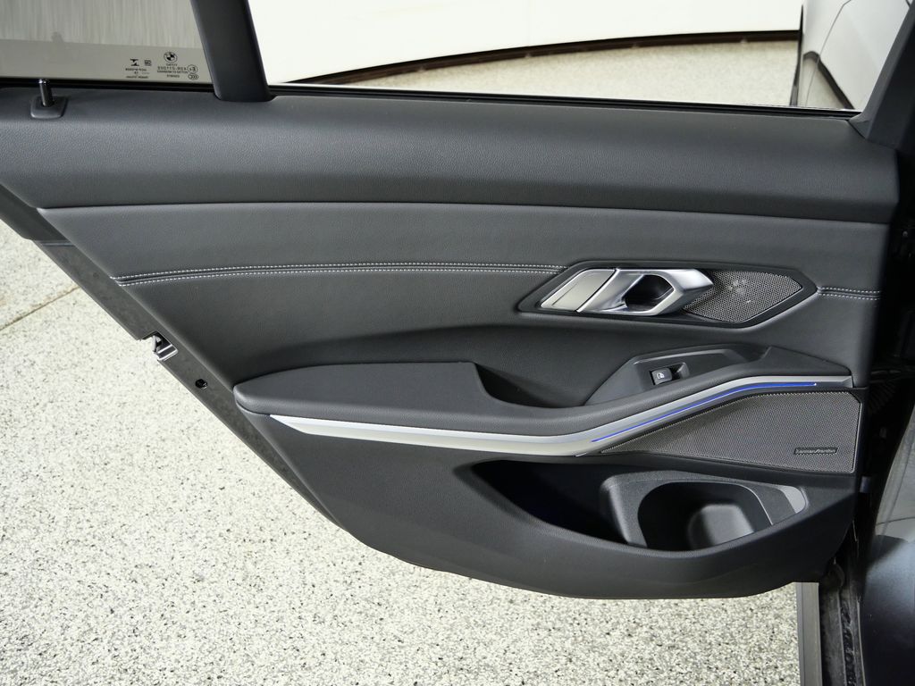 Thumbnail: 2020 BMW 3 Series - 30