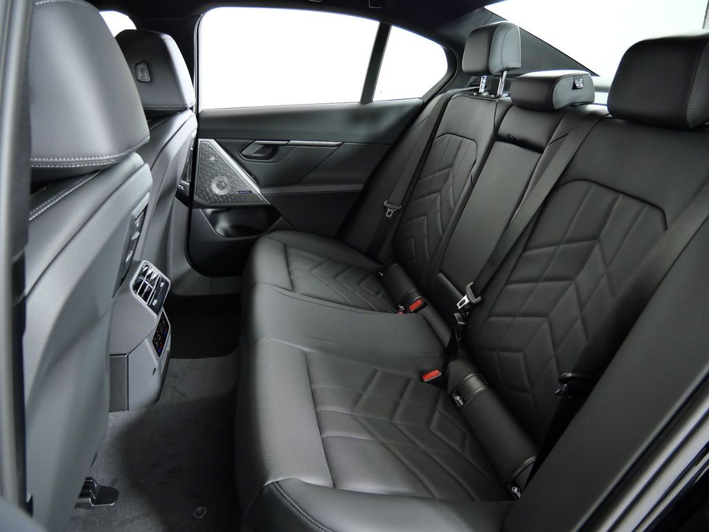 Thumbnail: 2026 BMW 5 Series - 31