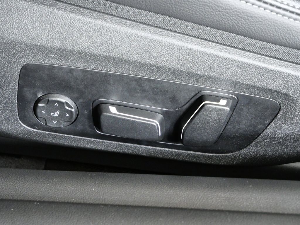 Thumbnail: 2025 BMW 4 Series - 35