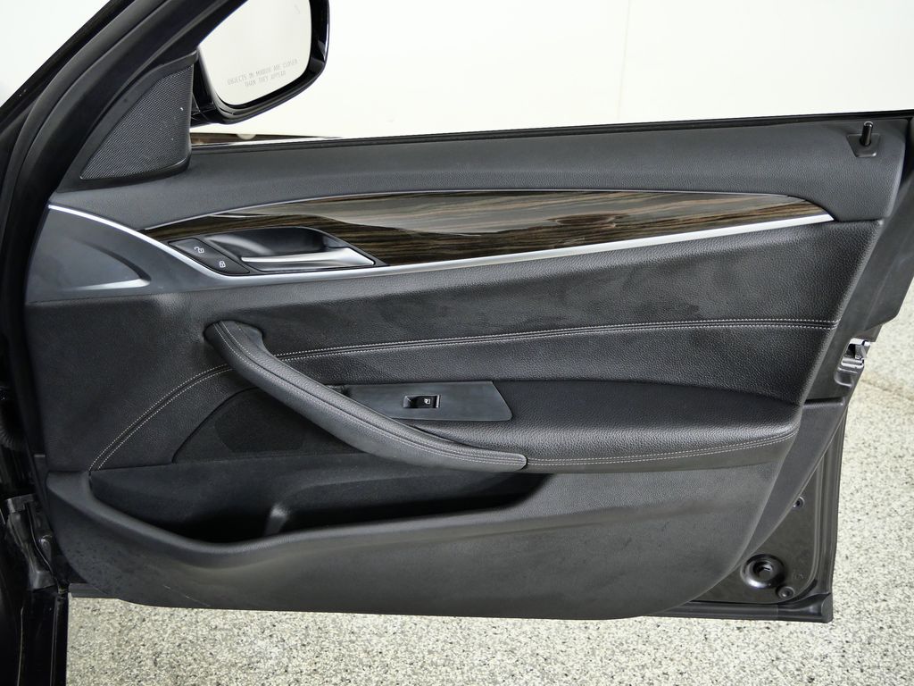 Thumbnail: 2018 BMW 5 Series - 20