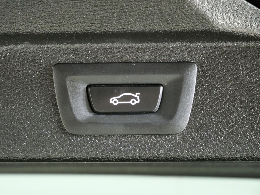 Thumbnail: 2018 BMW X5 - 30