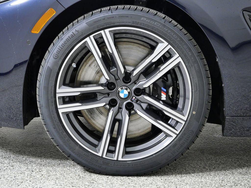 Thumbnail: 2026 BMW 8 Series - 19