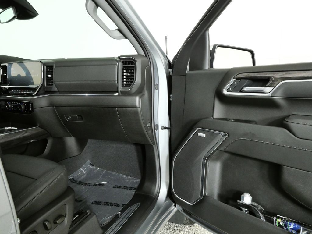 Thumbnail: 2025 Chevrolet Silverado 1500 - 21