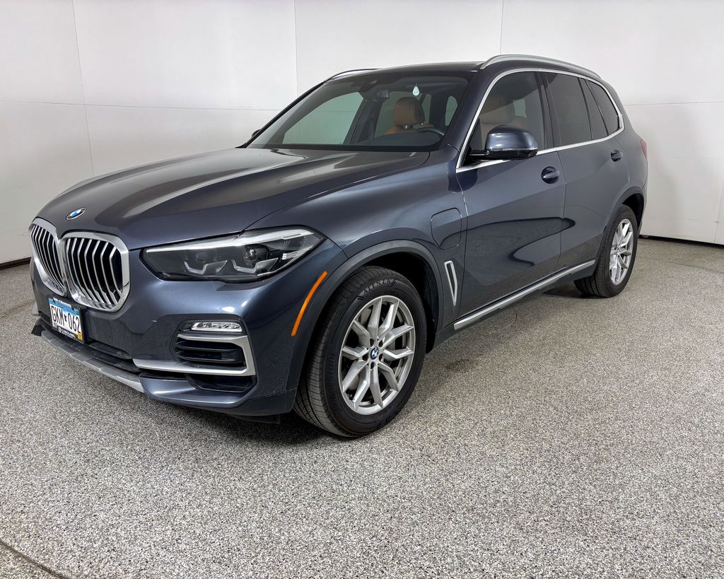 Thumbnail: 2021 BMW X5 - 1