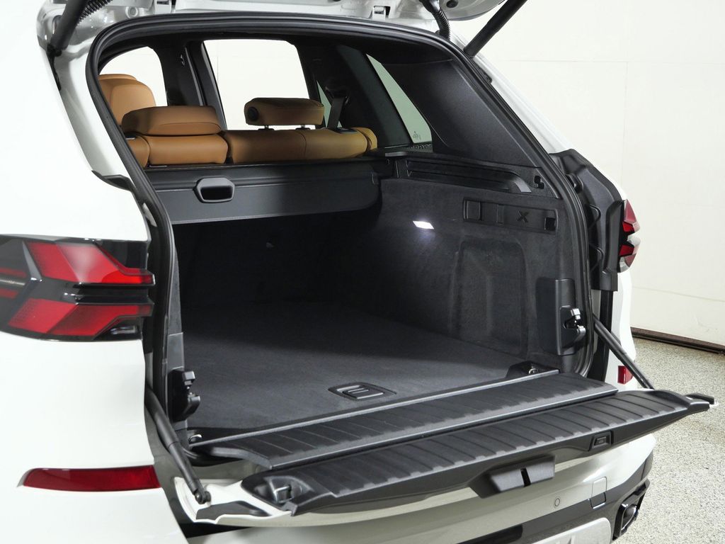 Thumbnail: 2026 BMW X5 - 29