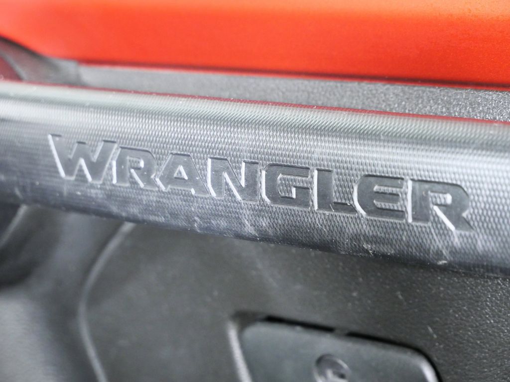 Thumbnail: 2018 Jeep Wrangler - 24