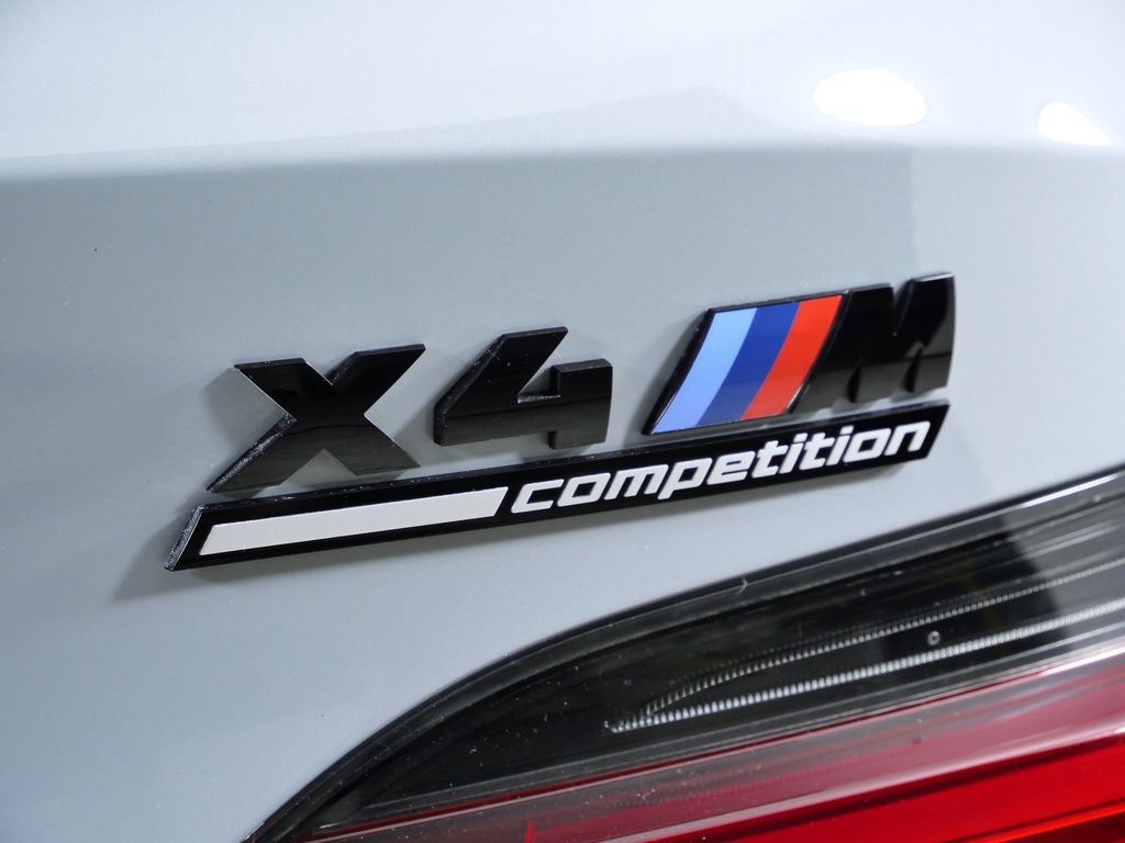 Thumbnail: 2023 BMW X4 - 13
