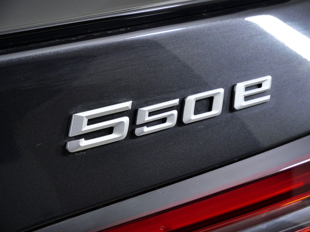 Thumbnail: 2026 BMW 5 Series - 12