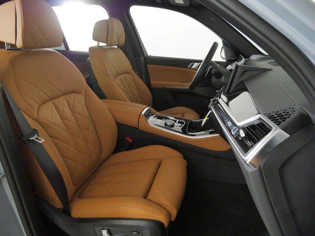 Thumbnail: 2026 BMW X5 - 21