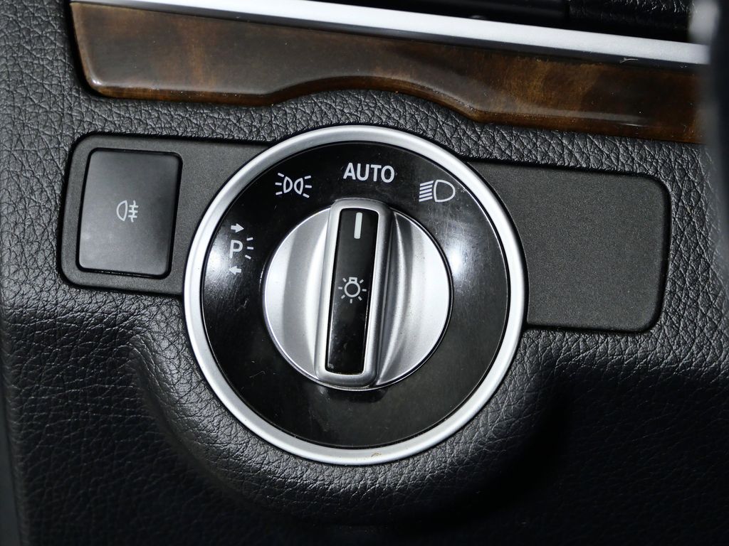 Thumbnail: 2014 Mercedes-Benz E-Class - 38