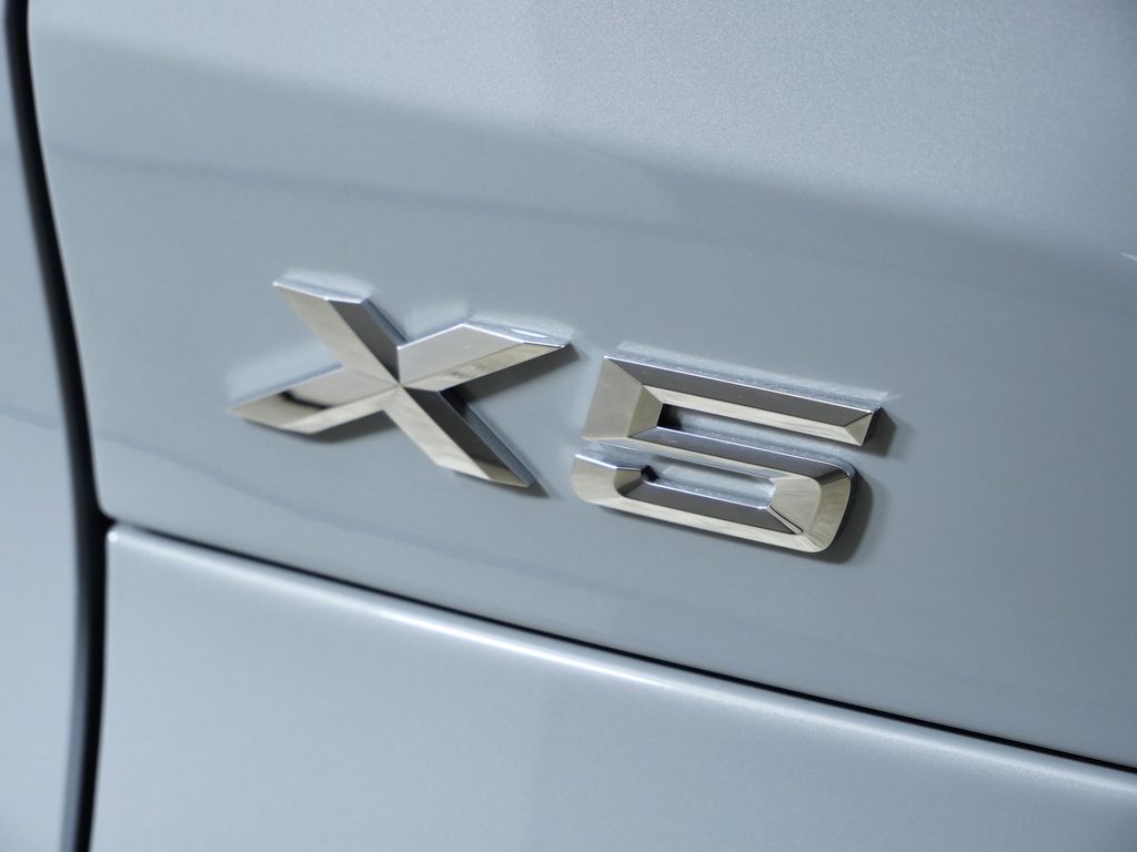 Thumbnail: 2026 BMW X5 - 13