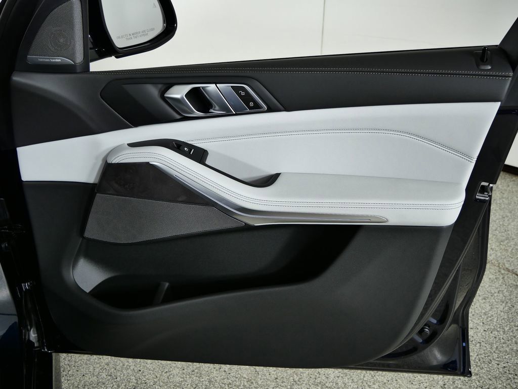 Thumbnail: 2026 BMW X5 - 21