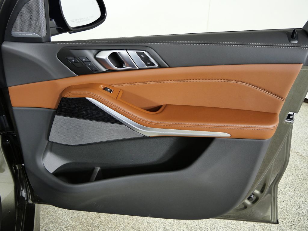 Thumbnail: 2025 BMW X5 - 23