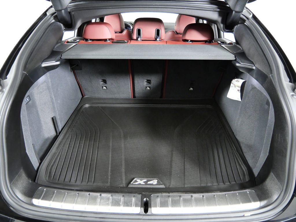 Thumbnail: 2025 BMW X4 - 32