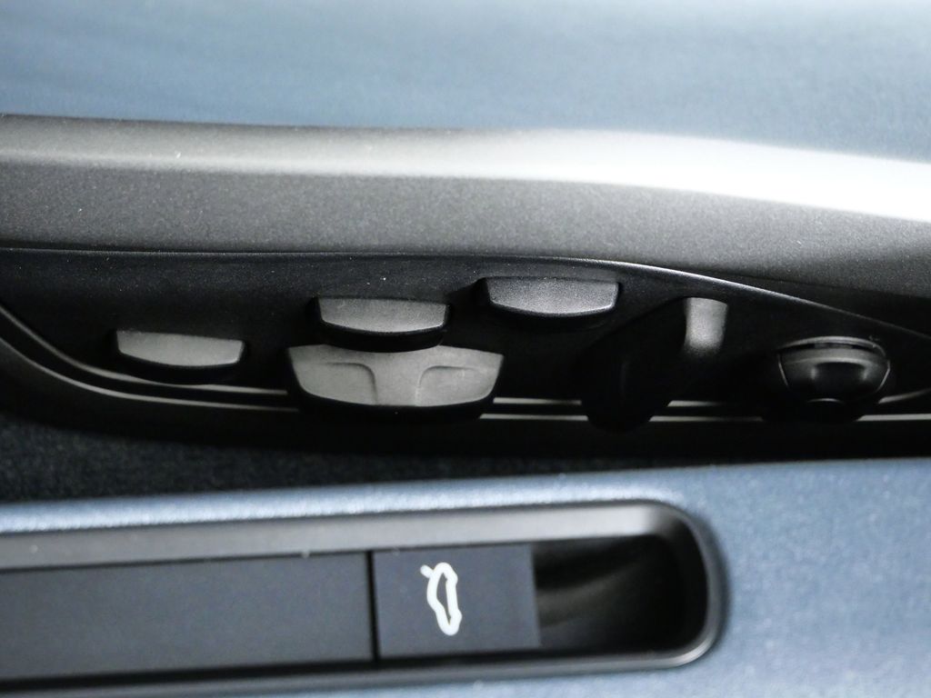 Thumbnail: 2023 Porsche 911 - 33