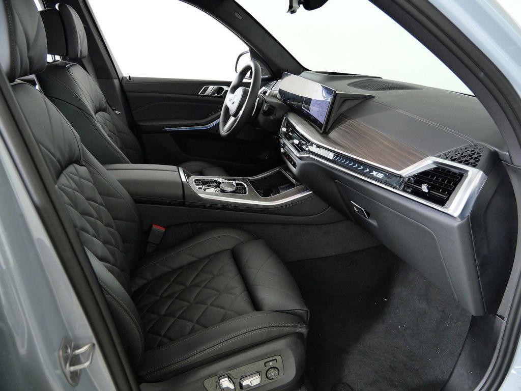 Thumbnail: 2026 BMW X5 - 20