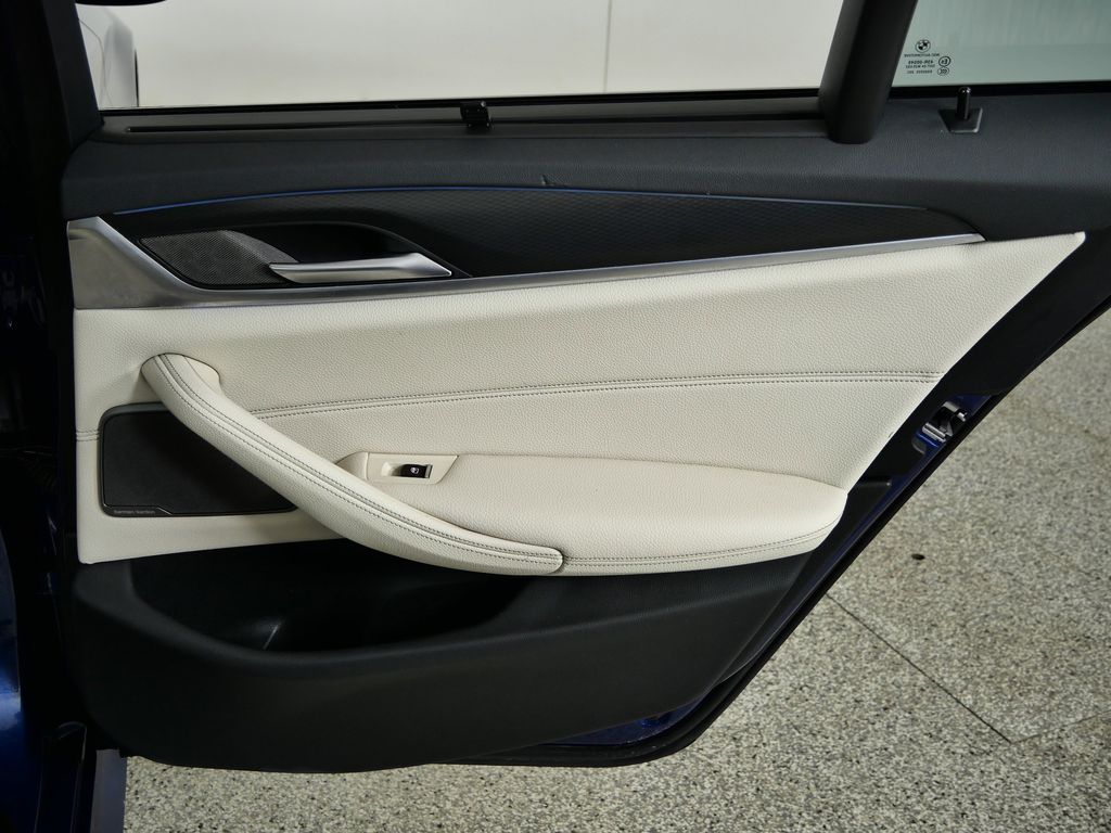 Thumbnail: 2023 BMW 5 Series - 29