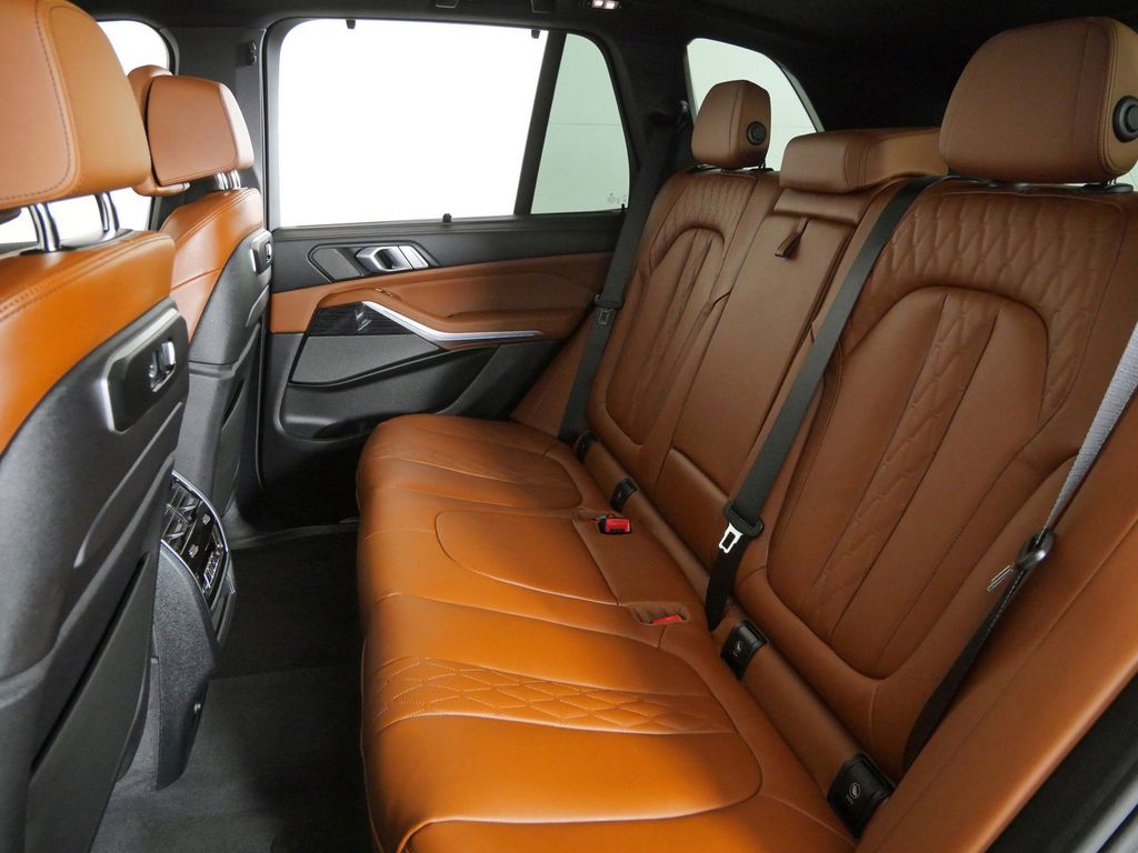 Thumbnail: 2026 BMW X5 - 33
