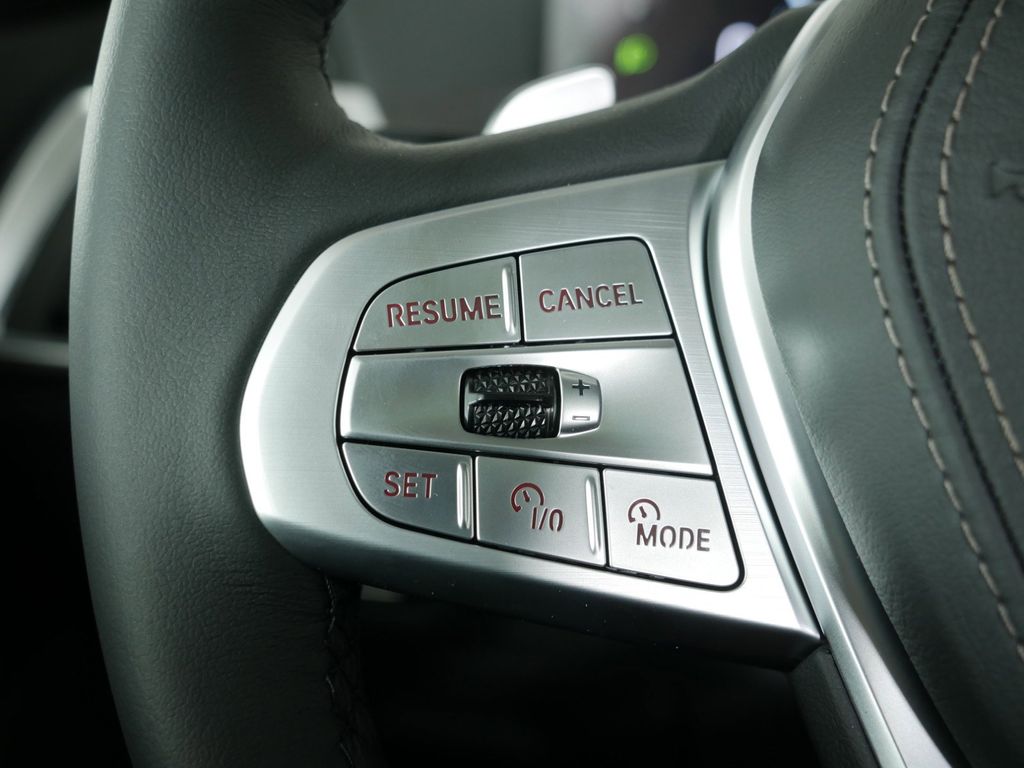 2025 BMW X7 xDrive40i 38