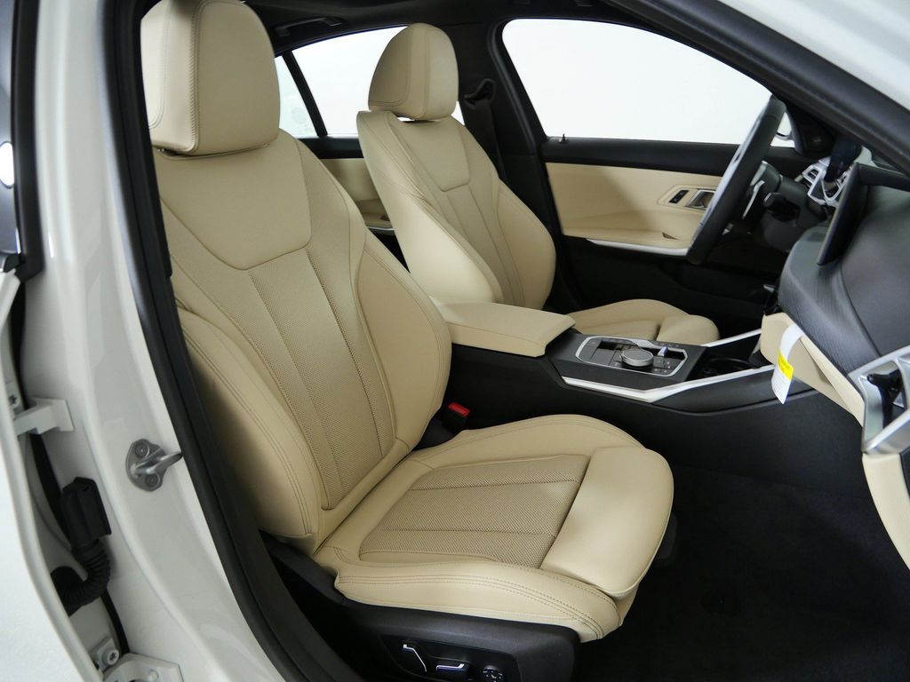Thumbnail: 2026 BMW 3 Series - 20