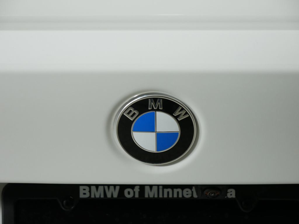 Thumbnail: 2025 BMW 3 Series - 12