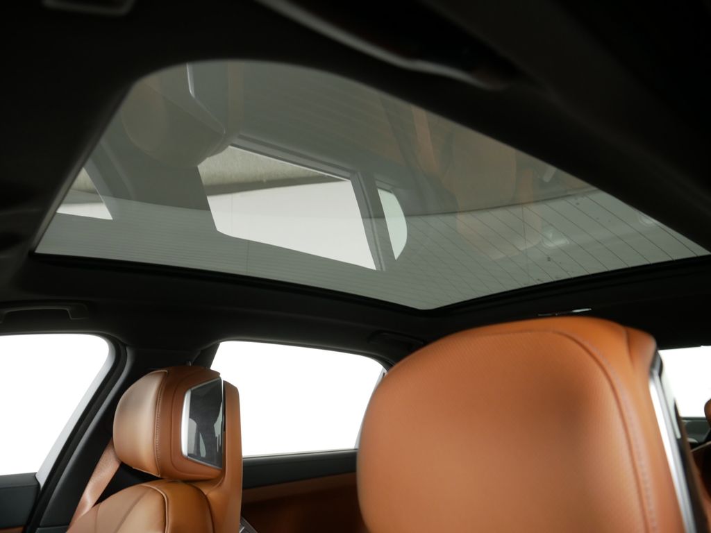 Thumbnail: 2025 BMW 7 Series - 19