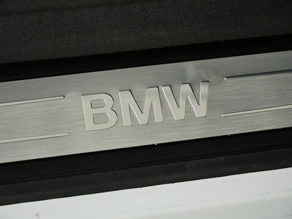 Thumbnail: 2022 BMW 5 Series - 23