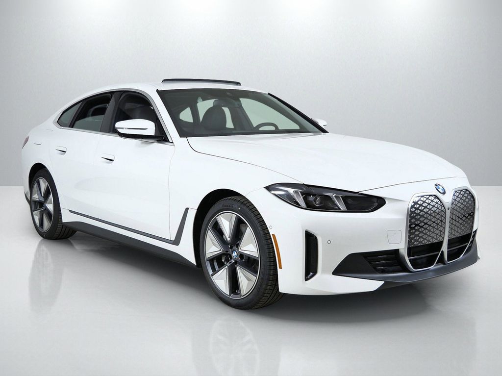 Thumbnail: 2026 BMW i4 - 7