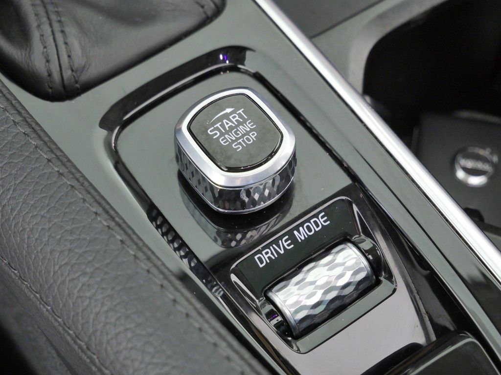 Thumbnail: 2021 Volvo XC90 - 46