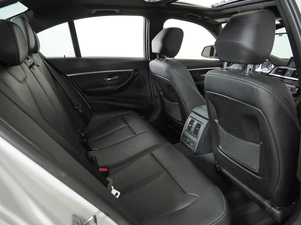 Thumbnail: 2017 BMW 3 Series - 25