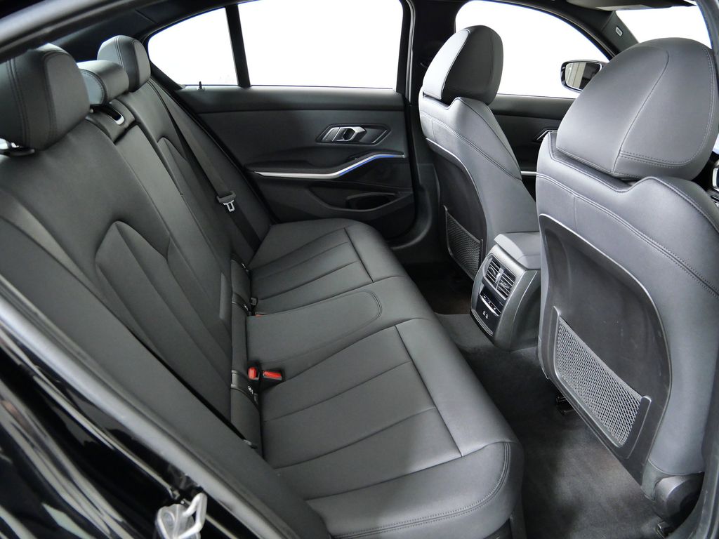 Thumbnail: 2021 BMW 3 Series - 26