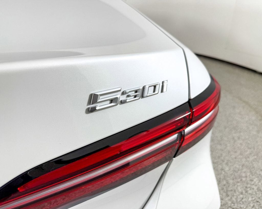 Thumbnail: 2025 BMW 5 Series - 17