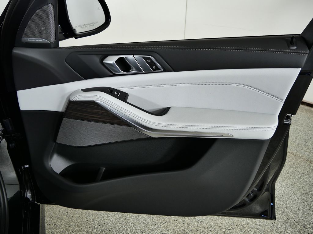 Thumbnail: 2026 BMW X5 - 19