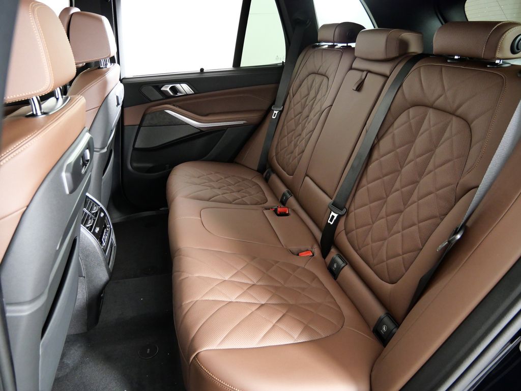 Thumbnail: 2026 BMW X5 - 33