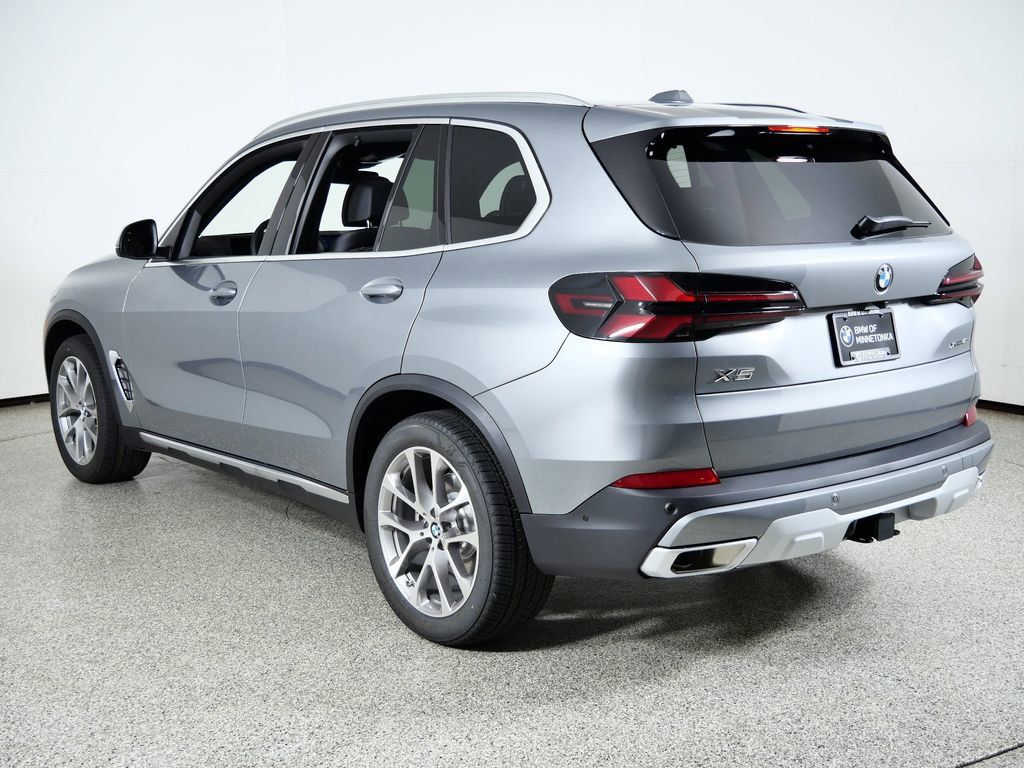 Thumbnail: 2026 BMW X5 - 16