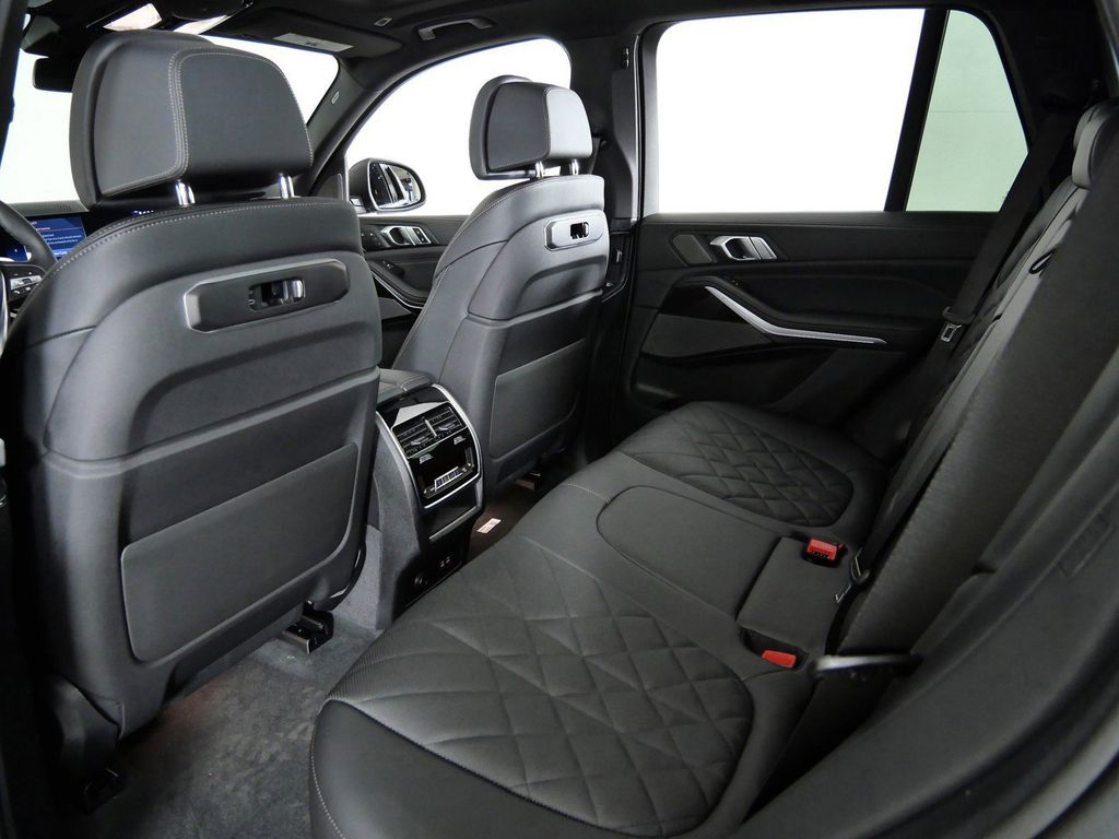 Thumbnail: 2026 BMW X5 - 33