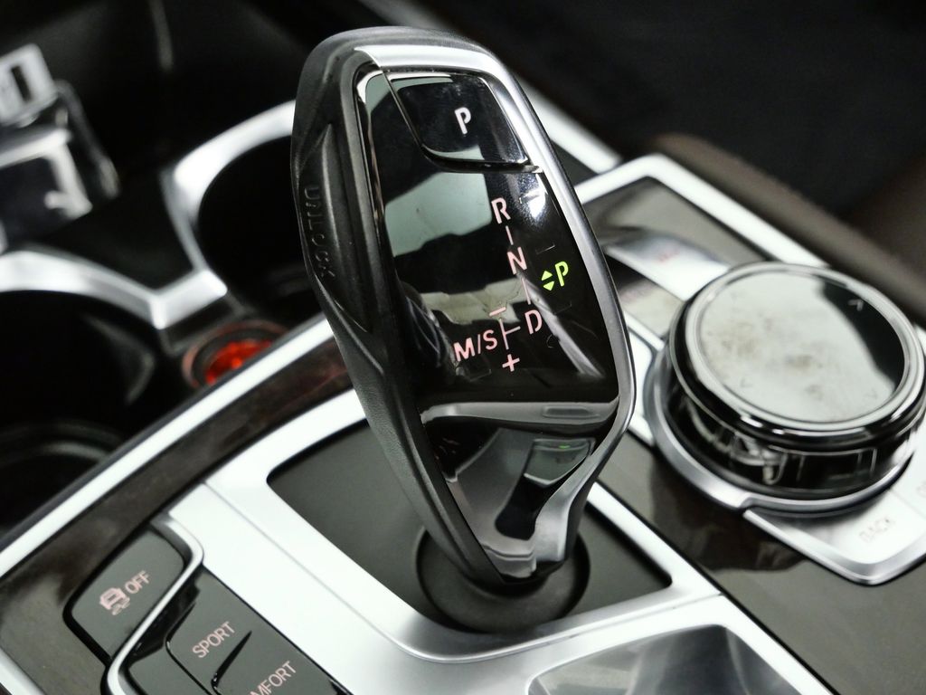 Thumbnail: 2016 BMW 7 Series - 46