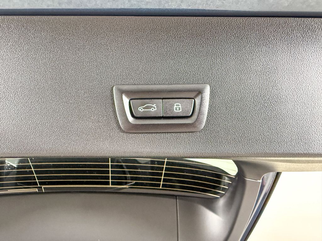 Thumbnail: 2025 BMW X3 - 17