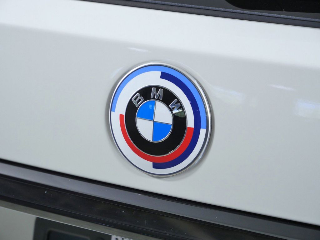 Thumbnail: 2026 BMW X7 - 11