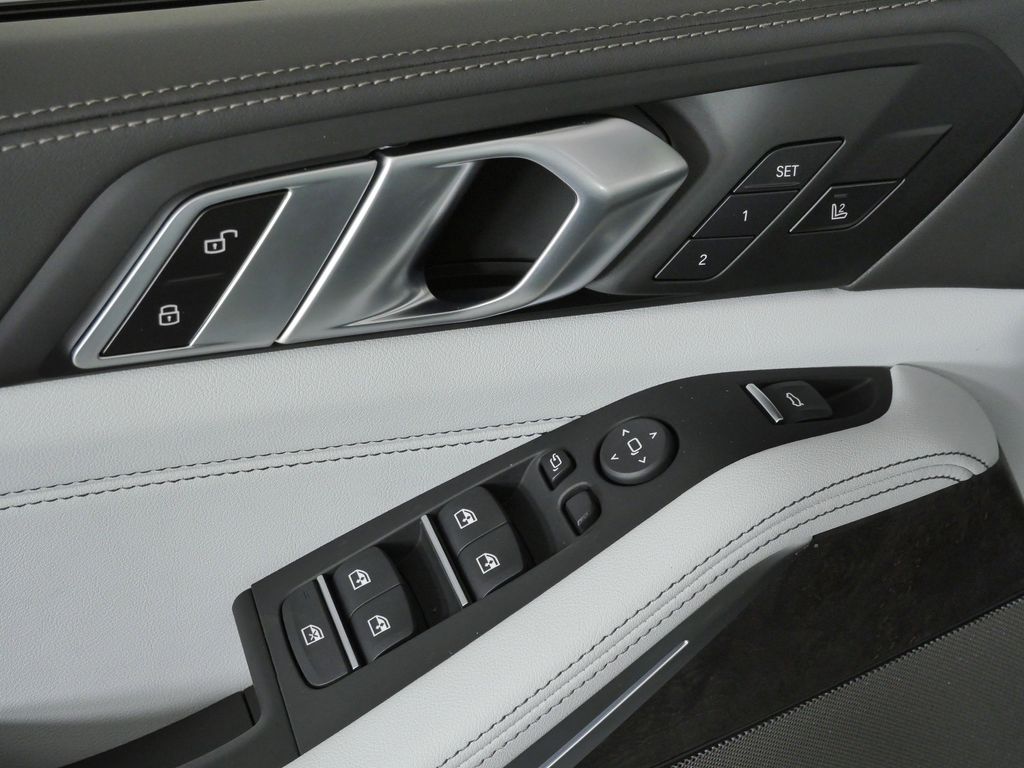 Thumbnail: 2026 BMW X5 - 37